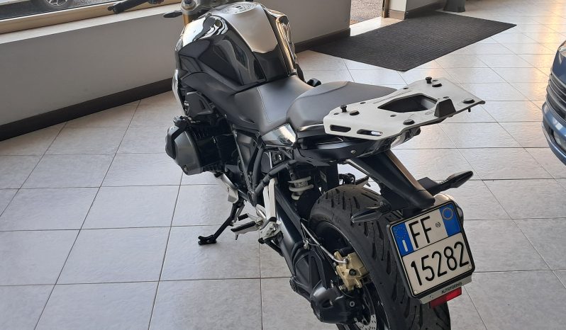 BMW R 1250 R TRIPLE BLACK pieno