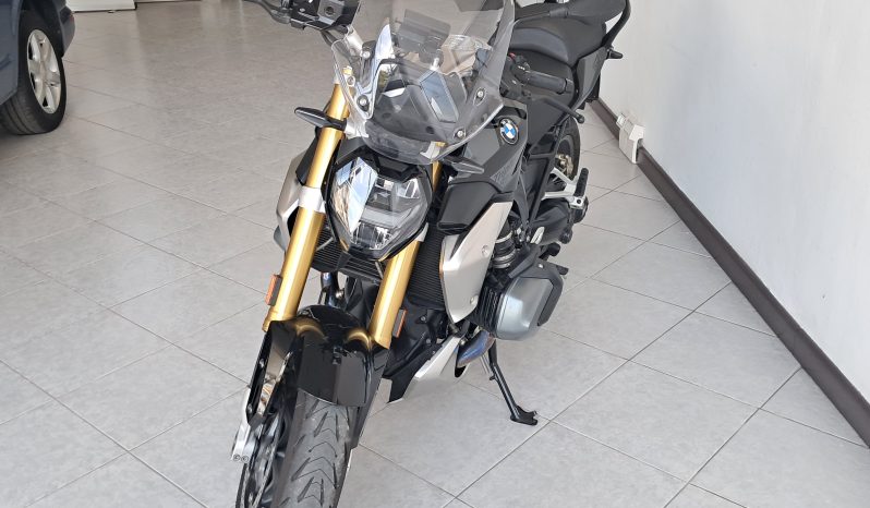 BMW R 1250 R TRIPLE BLACK pieno